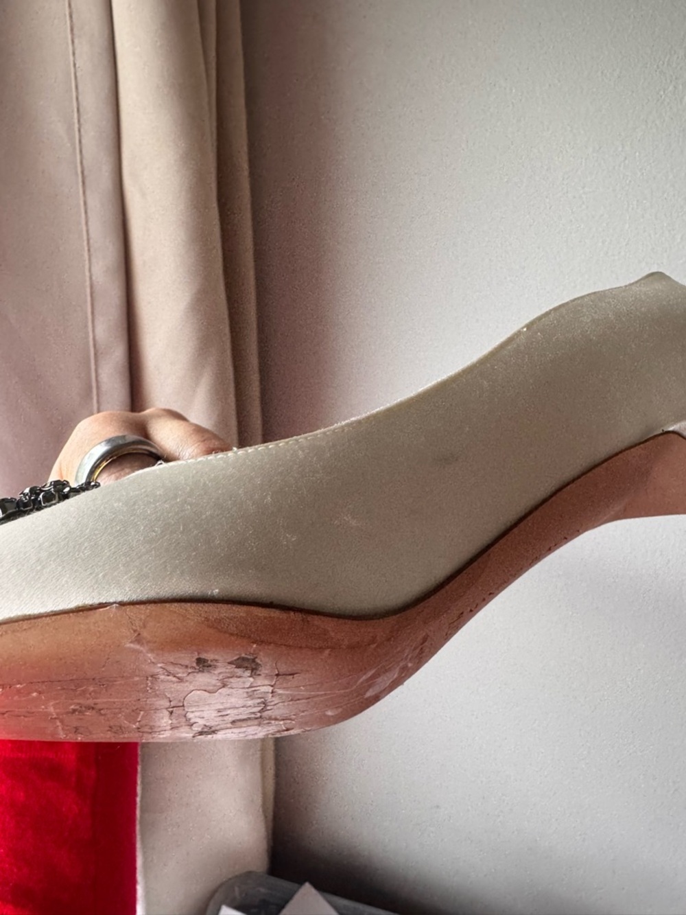 Manolo Blahnik Cream Satin pumps - Picture 7 of 13